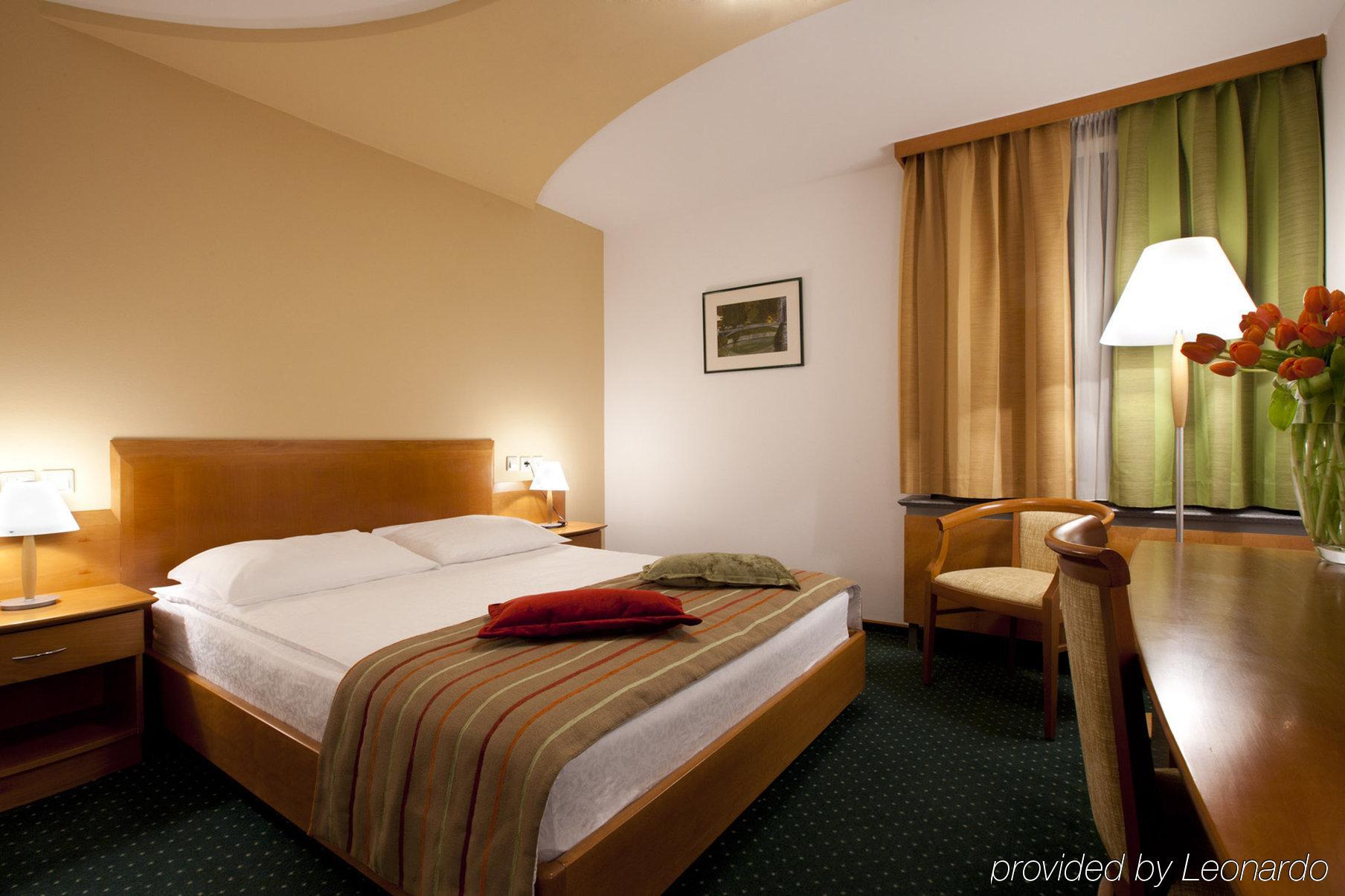 Ibis Styles Ljubljana Centre Hotel Phòng bức ảnh